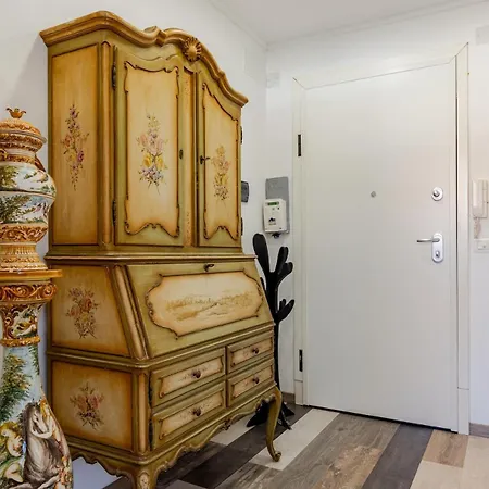 Mansarda In Pieno Centro Lägenhet Savona