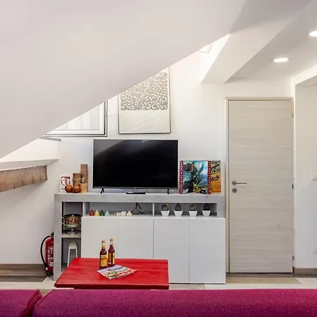 Mansarda In Pieno Centro Апартаменты